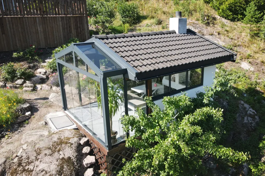 Med en hagestue kan du forlenge sommeren og få mulighet til å være ute så mye som mulig.